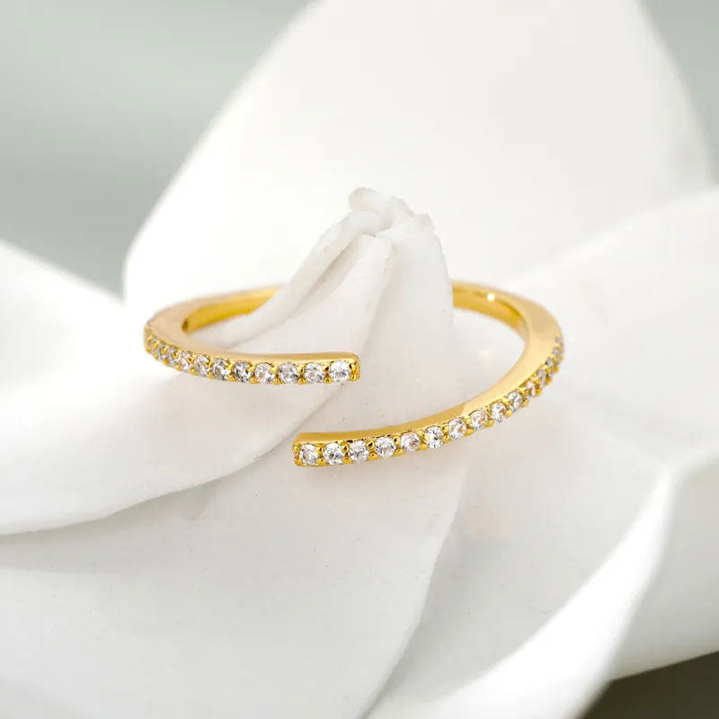 Louise | Classic Zirconia Ring 18K Gold