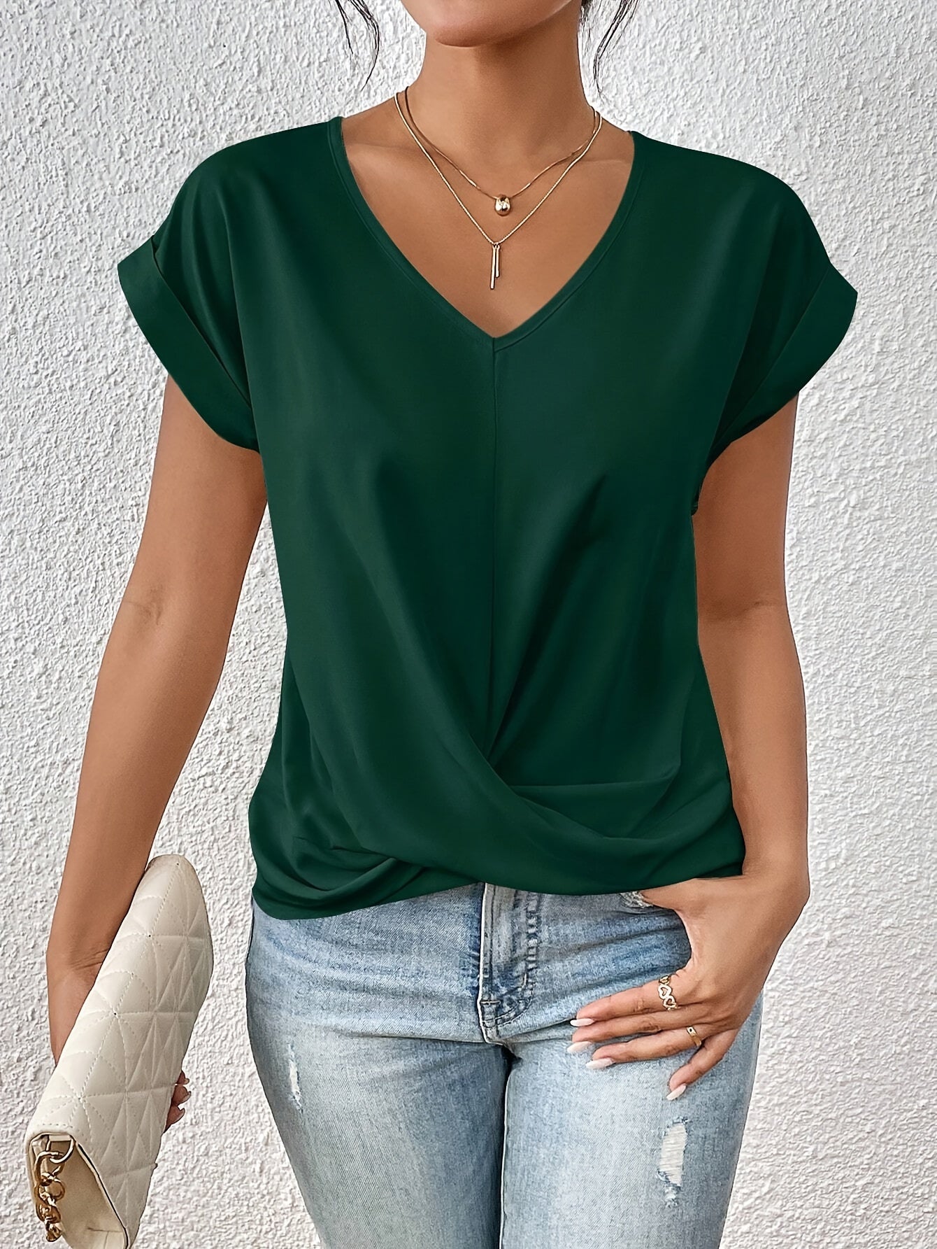Liv | Casual T-shirt with Heart-Shaped Neckline