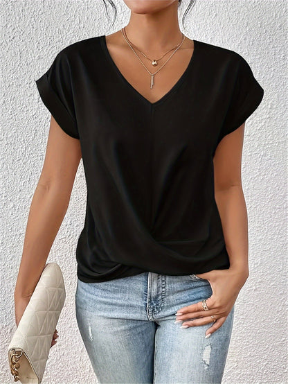 Liv | Casual T-shirt with Heart-Shaped Neckline