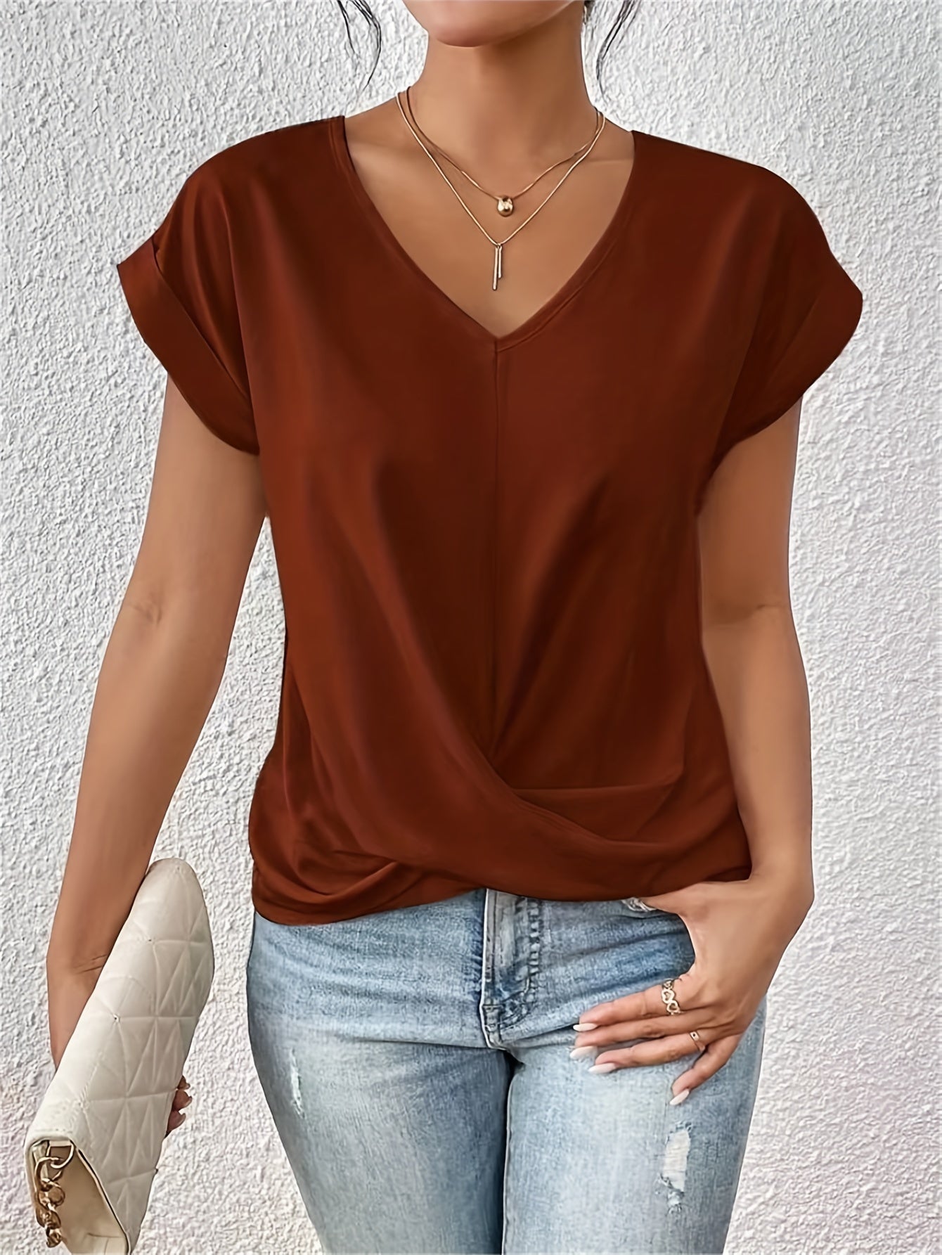 Liv | Casual T-shirt with Heart-Shaped Neckline