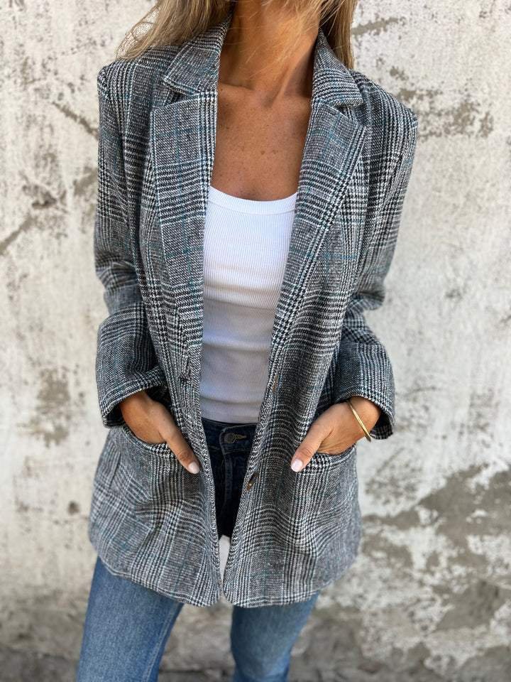 Svala | Elegant Checked Blazer for Winter