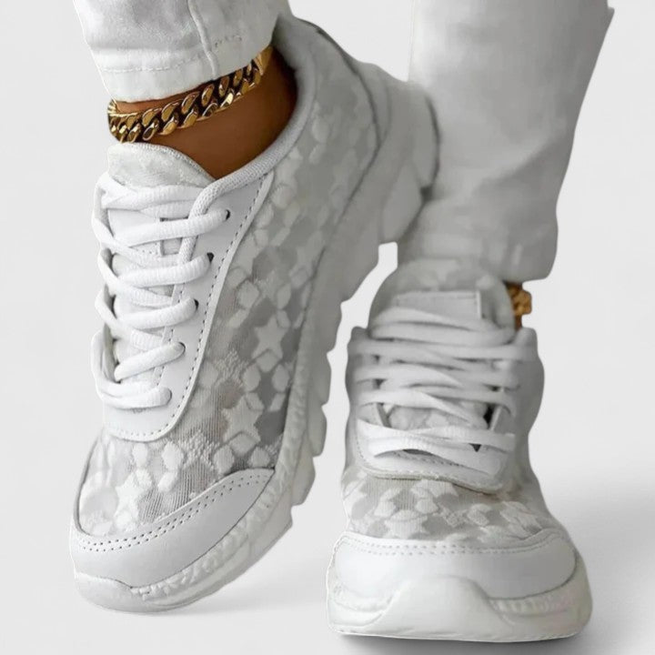 Janessa-Rae | Cozy Sneakers