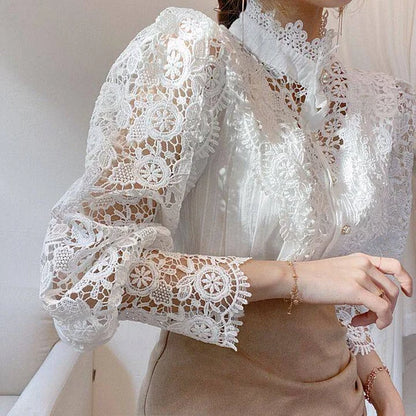 Tove | Long-sleeve shirt with lace and detailing